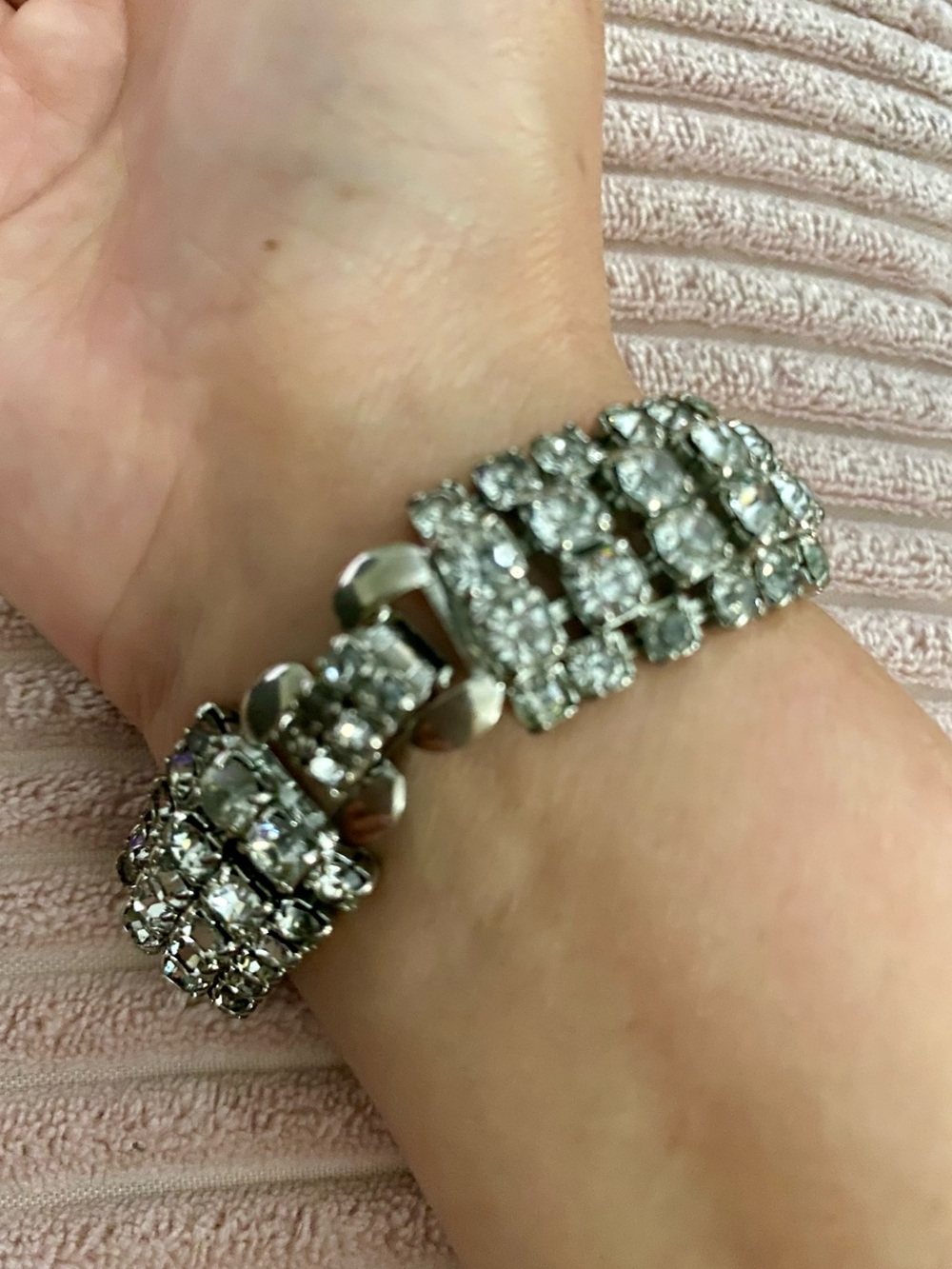 RARE Vintage Pretty WEISS‎ Signed Clear Rhinestone Silver Tone Cuff Bracelet - Picture 15 of 16